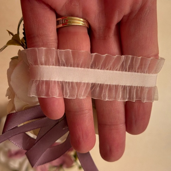 New Silk Floral Corsage and Boutonnière Set - Picture 5 of 6